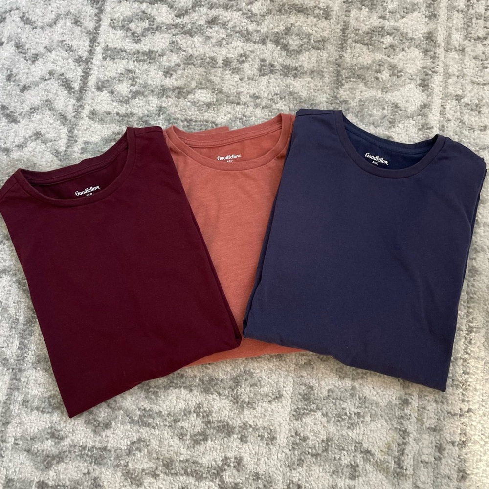 Goodfellow & Co Lot of Men’s Tees in Burgundy, Rust, and Navy Size Large - GUC
